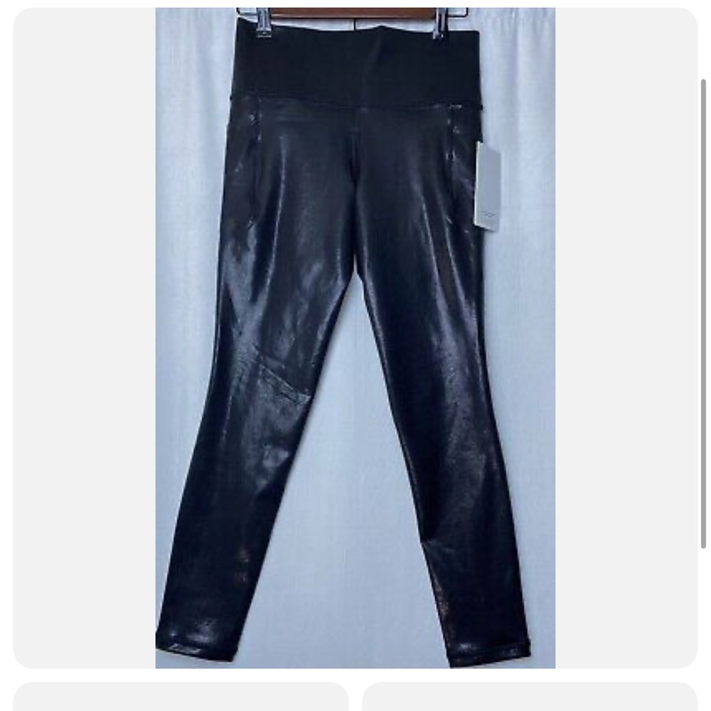 Athletes Salutation Stash Shine Tight